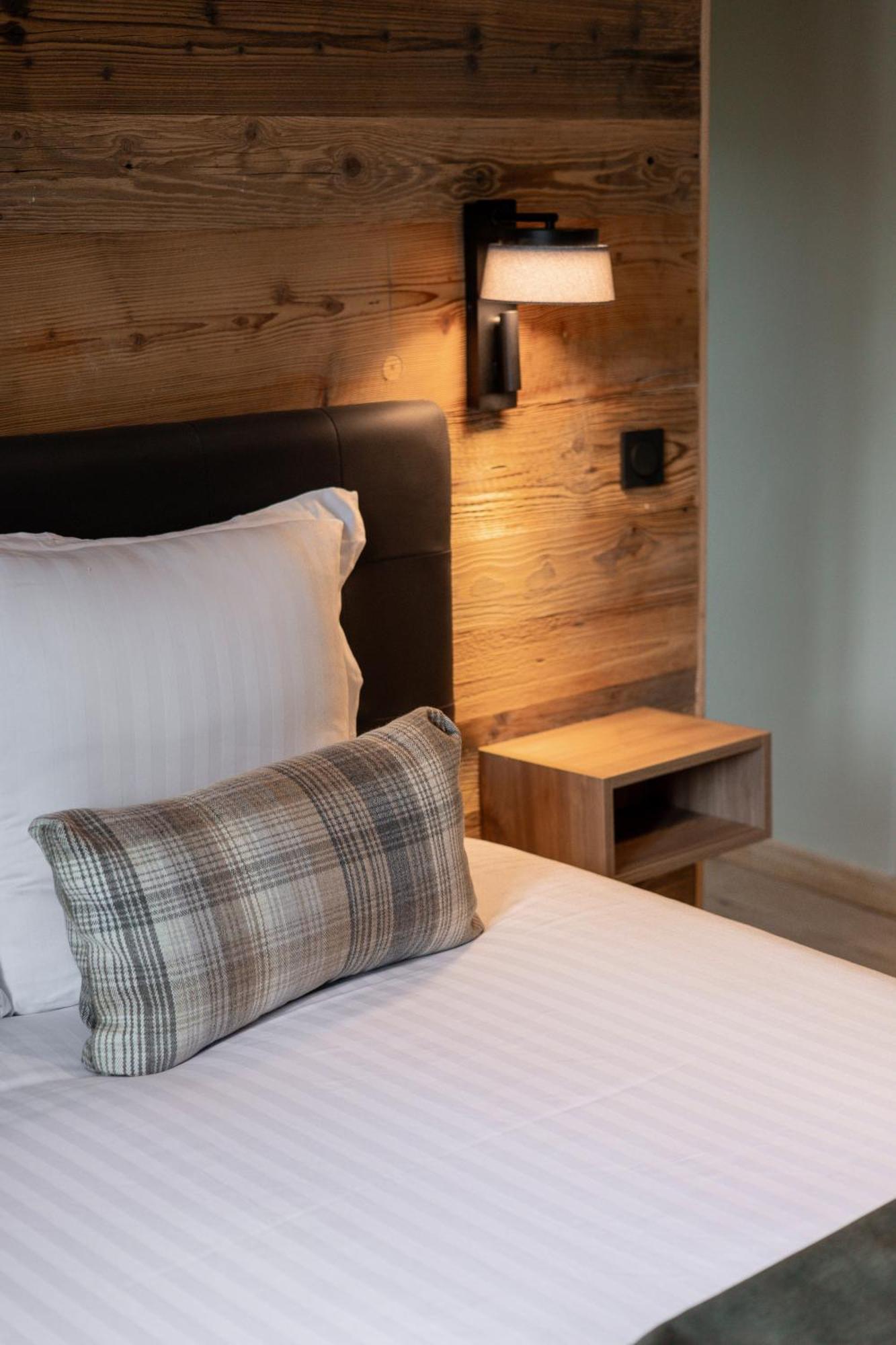 Les Lodges du Lac Saint-Alban-de-Montbel Extérieur photo