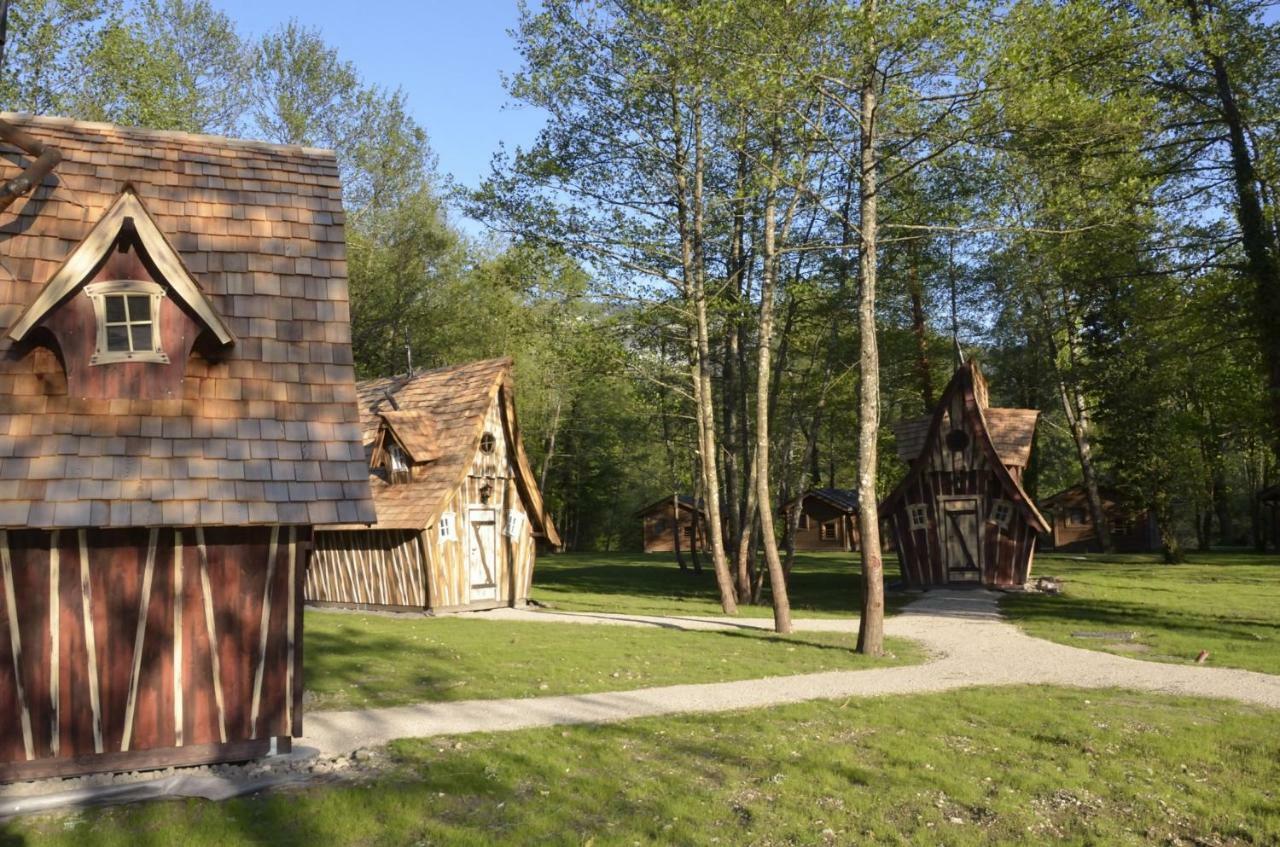 Les Lodges du Lac Saint-Alban-de-Montbel Extérieur photo