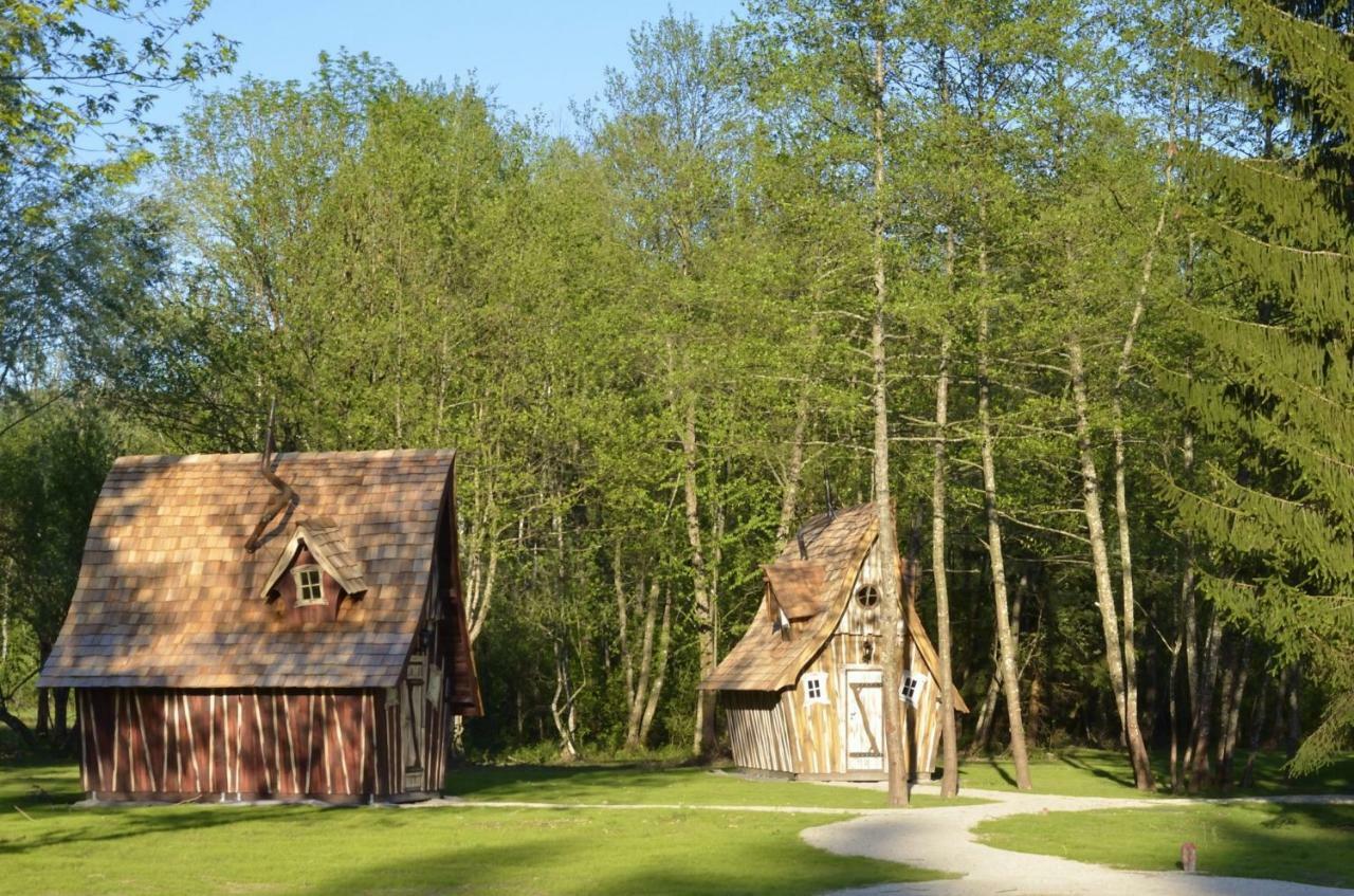 Les Lodges du Lac Saint-Alban-de-Montbel Extérieur photo
