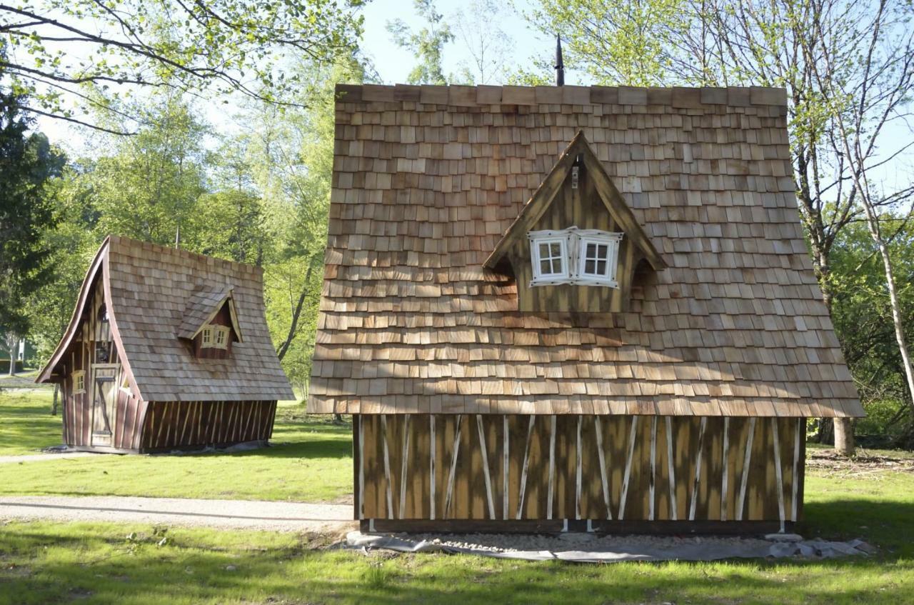 Les Lodges du Lac Saint-Alban-de-Montbel Extérieur photo