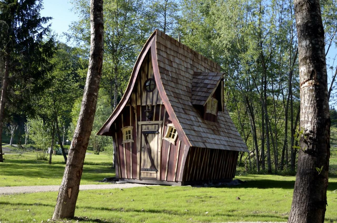Les Lodges du Lac Saint-Alban-de-Montbel Extérieur photo