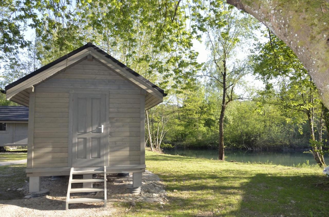 Les Lodges du Lac Saint-Alban-de-Montbel Extérieur photo