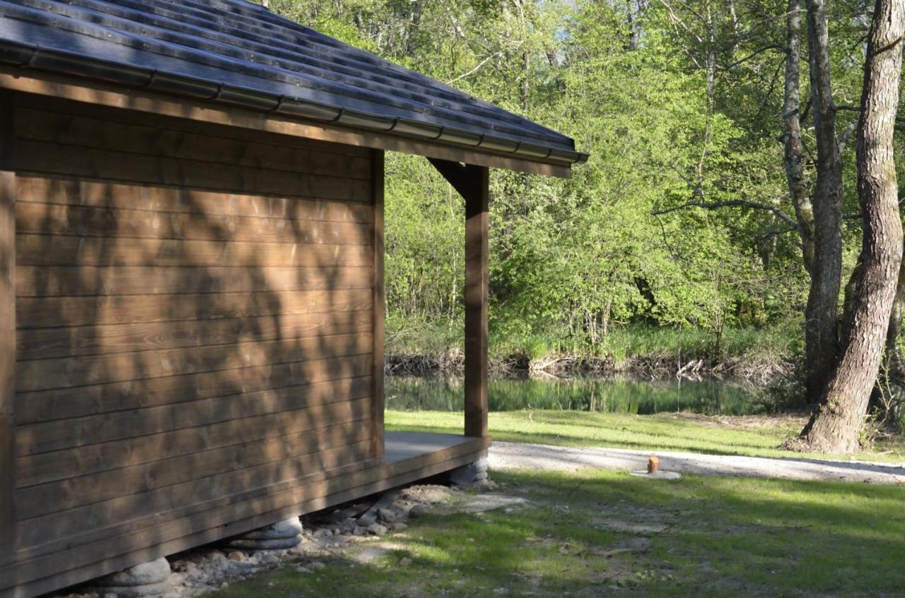 Les Lodges du Lac Saint-Alban-de-Montbel Extérieur photo
